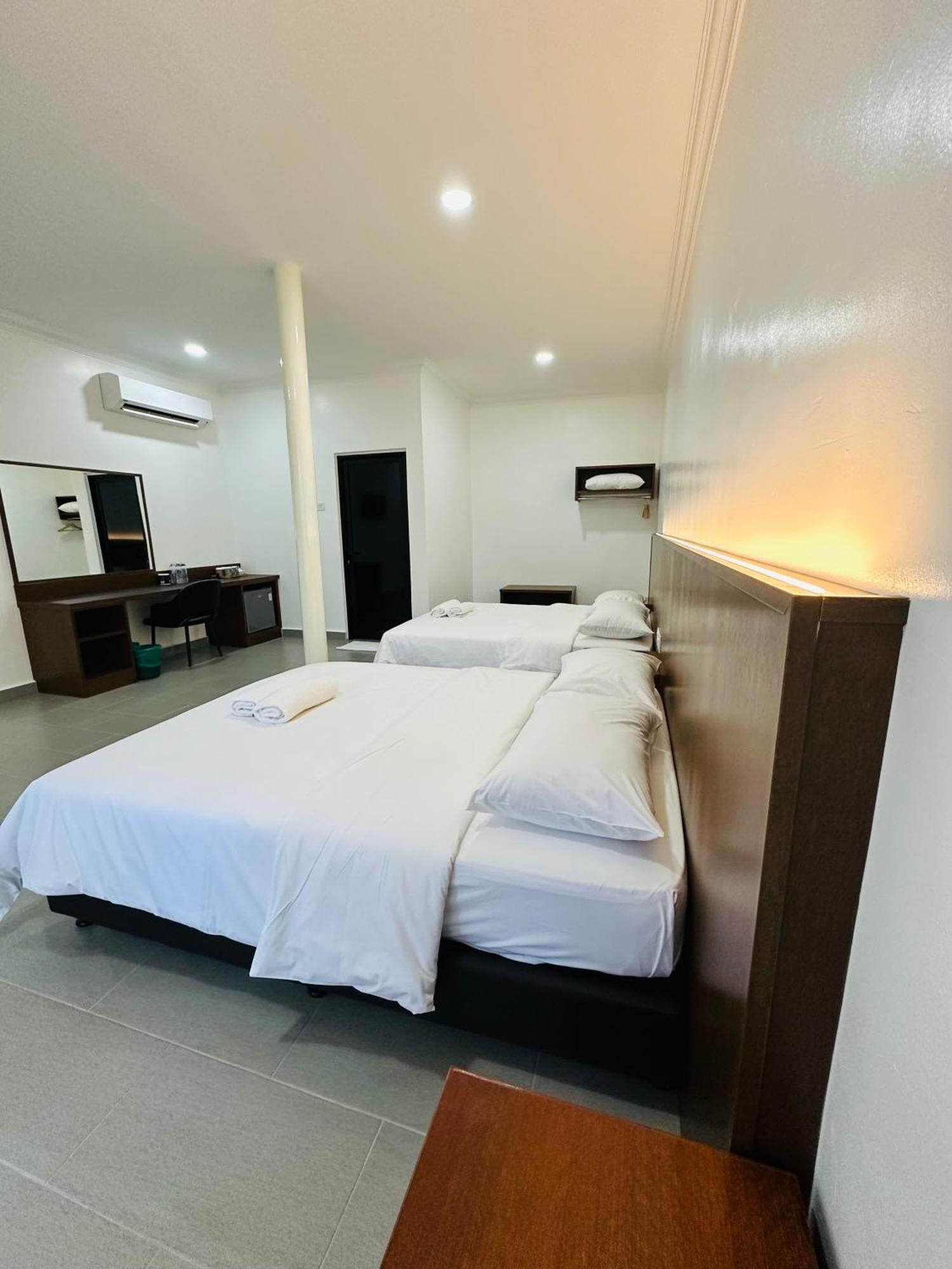 Landcons Hotel & Resort Langkawi Bagian luar foto