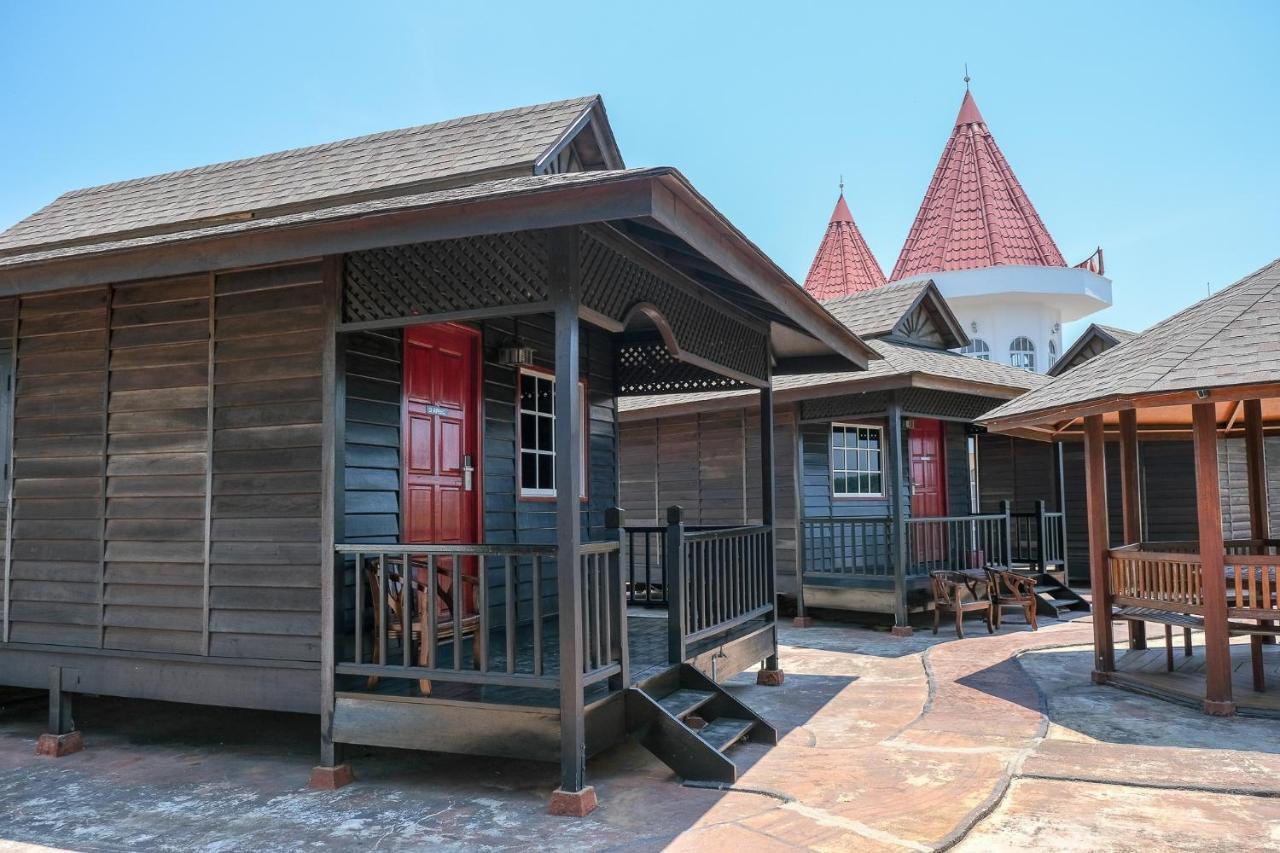 Landcons Hotel & Resort Langkawi Bagian luar foto